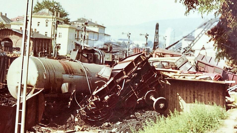Dieses Knäuel aus Stahl und Blech war vor einem halben Jahrhundert das Ergebnis einer defekten Bremse. Dieses Knäuel aus Stahl und Blech war vor einem halben Jahrhundert das Ergebnis einer defekten Bremse.