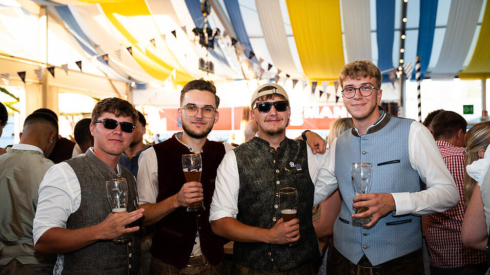 Die Partybilder vom Freitag, 14. August, aus dem Festzelt Reisinger. Die Partybilder vom Freitag, 14. August, aus dem Festzelt Reisinger.