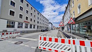 Noch ist die Deggendorfer Straße gesperrrt. Noch ist die Deggendorfer Straße gesperrrt.