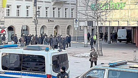 Die AfD war auch da - mit Polizeischutz.