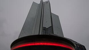 Am Tag vor der Bilanzvorlage fand im Hauptsitz der Bank in Frankfurt eine Razzia des BKA wegen des Verdachts der Geldw&auml;sche statt.