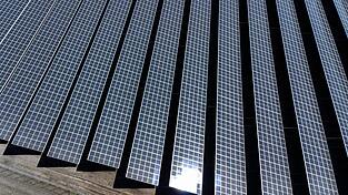 Der Ausbau von Solar- und Speichertechnologien sollte laut Verband konsequent fortgesetzt werden.