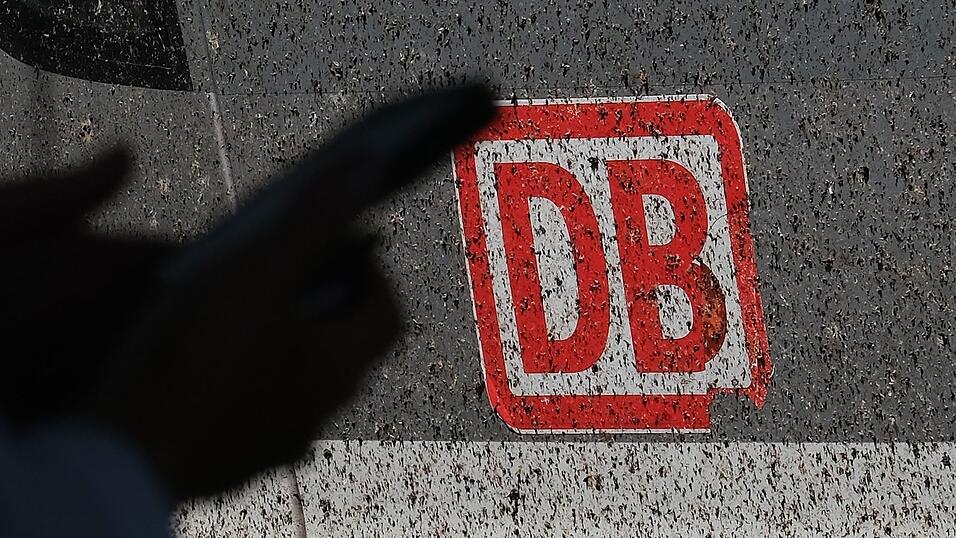 Der Ruf der Bahn ist derzeit ramponiert. Eine neue Spitze und eine neue Strategie sollen es richten. (Archivbild) Der Ruf der Bahn ist derzeit ramponiert. Eine neue Spitze und eine neue Strategie sollen es richten. (Archivbild)