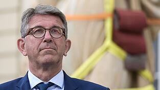 Kulturstaatsminister Wolfram Weimer empfiehlt öffentlich geförderten Institutionen einen Verzicht auf Gendersprache mit Sonderzeichen. (Archivbild)