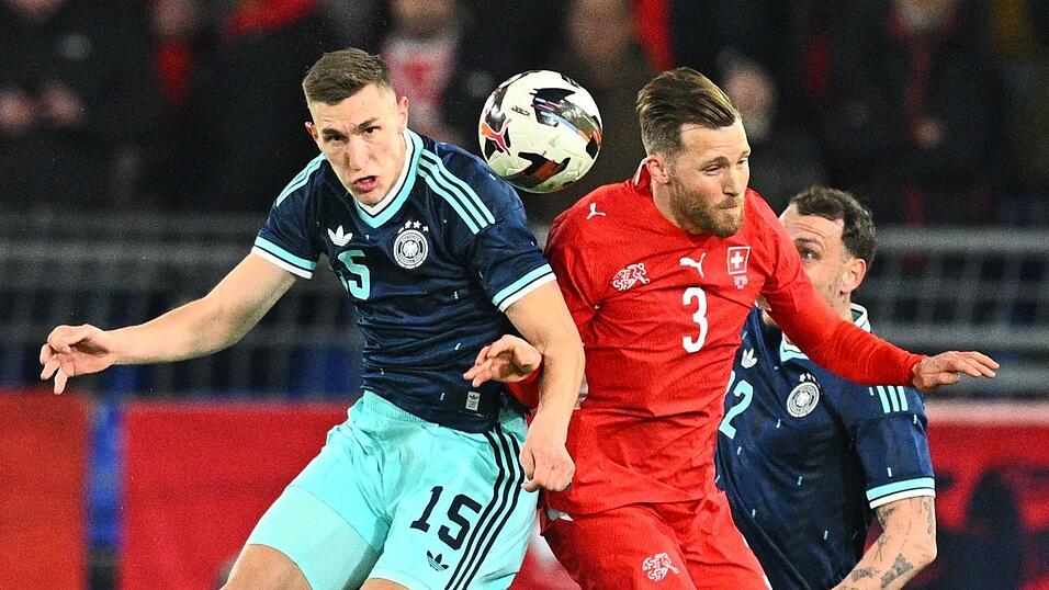 Erwischte keinen guten Abend: Nico Schlotterbeck (l.)
