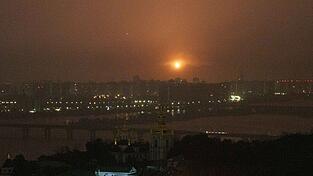 Die Hauptstadt Kiew wurde in der Nacht wieder zum Ziel russischer Luftangriffe. (Archivbild) Die Hauptstadt Kiew wurde in der Nacht wieder zum Ziel russischer Luftangriffe. (Archivbild)