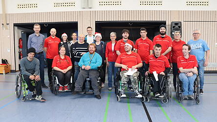 Die Rolligruppe zusammen mit den unermüdlichen Turnierhelfern und Schirmherrn Bürgermeister Georg Edbauer.