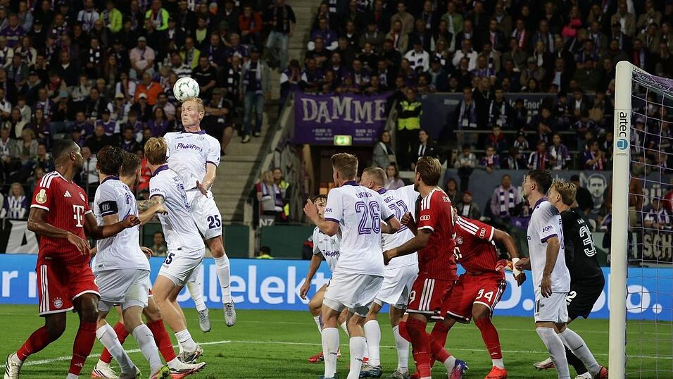 Der VfL Osnabrück stemmte sich mit aller Macht gegen den großen FC Bayern. Der VfL Osnabrück stemmte sich mit aller Macht gegen den großen FC Bayern.