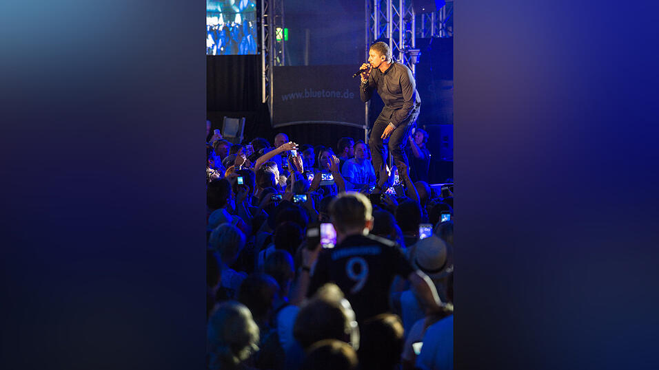 G&auml;nsehautstimmung mit Andreas Bourani in Straubing. Foto: Mathias Adam