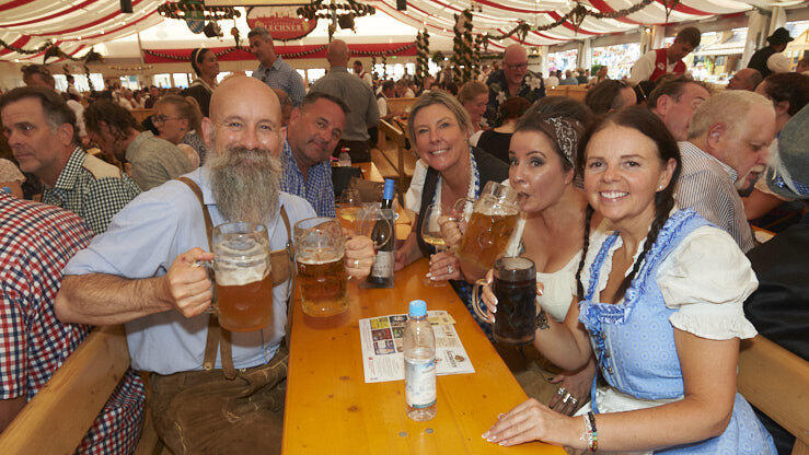 Die Partybilder vom Freitag, 15. August, aus dem Festzelt Lechner. Die Partybilder vom Freitag, 15. August, aus dem Festzelt Lechner.