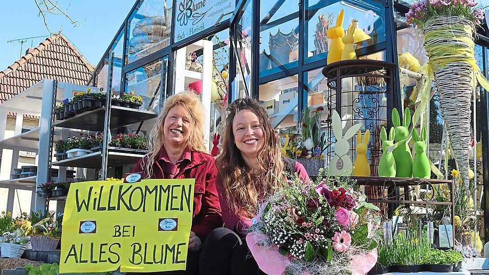 Zufrieden mit dem neuen Standort: Seit dem &uuml;berraschenden Aus in Mitterdorf versorgen Roswitha und Eva Kulzer die Kunden am Bierkellerweg in Neub&auml;u am See mit Blumen aller Art, Deko und Gem&uuml;sepfl&auml;nzchen.