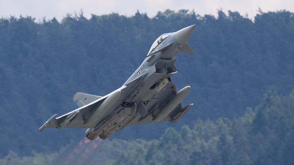 Ein Kampfjet vom Typ Eurofighter Typhoon