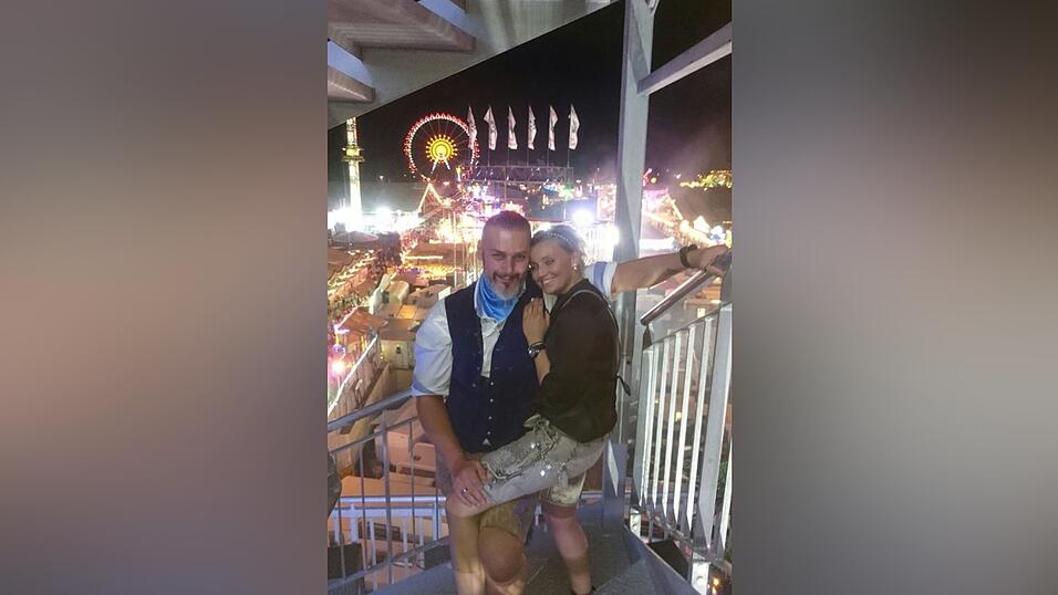 Jolandi Zygiel-Ertl und ihr Partner auf dem Gäubodenvolksfest. Jolandi Zygiel-Ertl und ihr Partner auf dem Gäubodenvolksfest.