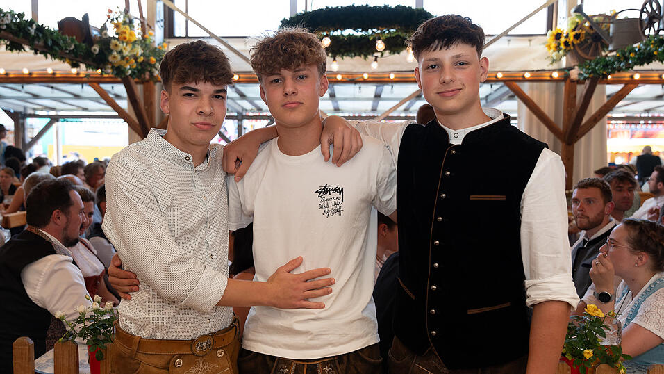 Die Partybilder vom Donnerstag, 17. August 2023, aus dem Festzelt Nothaft. Die Partybilder vom Donnerstag, 17. August 2023, aus dem Festzelt Nothaft.