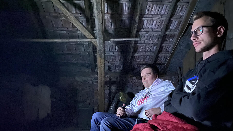 Hat da etwa jemand Angst? Patrick schaut nicht ganz gl&uuml;cklich - Johannes bleibt entspannt.&nbsp;