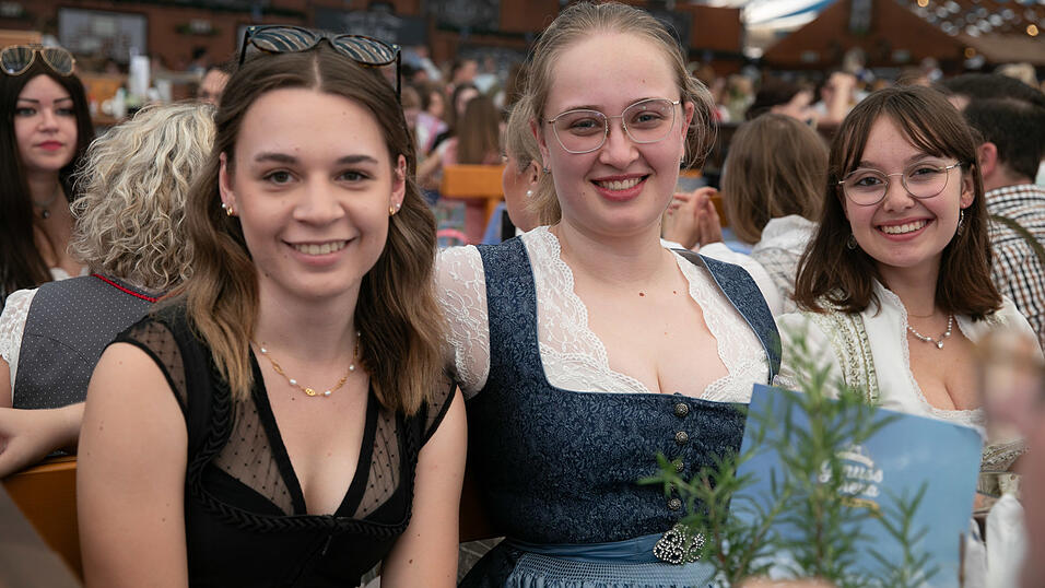 Die Partybilder vom Sonntag, 10. August, aus dem Festzelt Wenisch. Die Partybilder vom Sonntag, 10. August, aus dem Festzelt Wenisch.