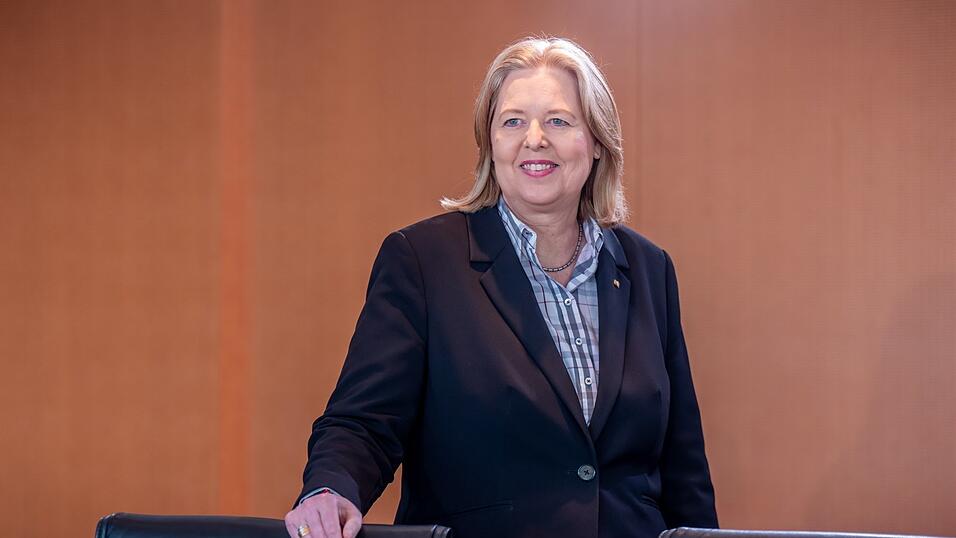 B&auml;rbel Bas (SPD), Bundesministerin f&uuml;r Arbeit und Soziales, will &bdquo;mafi&ouml;se Strukturen&ldquo; bei B&uuml;rgergeld-Empf&auml;ngern zerschlagen.