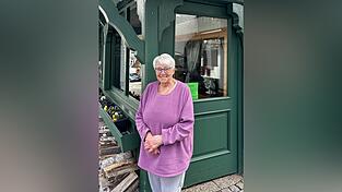 Nach der Schlie&szlig;ung im Februar 2024 f&uuml;hrt Gertrud Stiller (79) das &bdquo;Marktst&uuml;berl&ldquo; als Imbiss weiter.