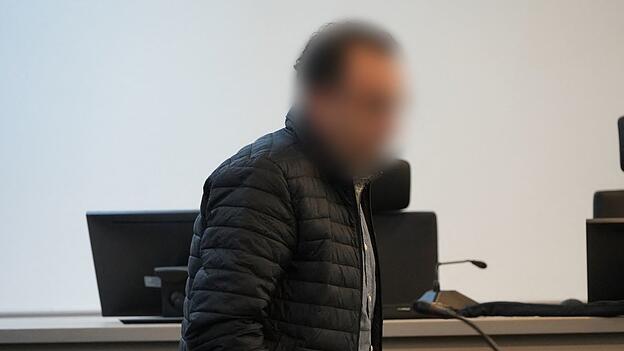 Wegen Mordes an seiner ehemaligen Ehefrau auf offener Stra&szlig;e wurde ein 50-J&auml;hriger zu lebenslanger Haft verurteilt. (Archivbild)