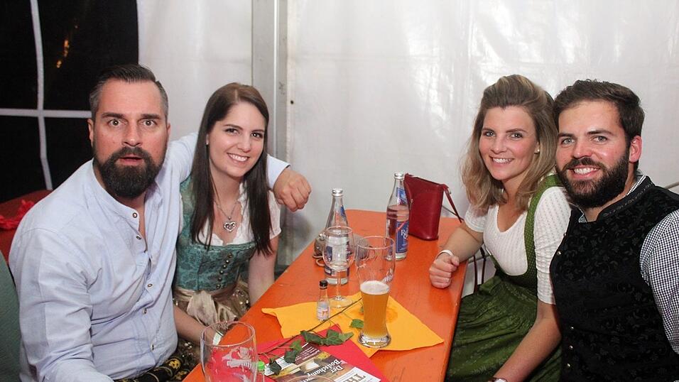 Die besten Bilder vom Wein- und Wei&szlig;bierfest des Burschenvereins Arth und der M&auml;dchengruppe.