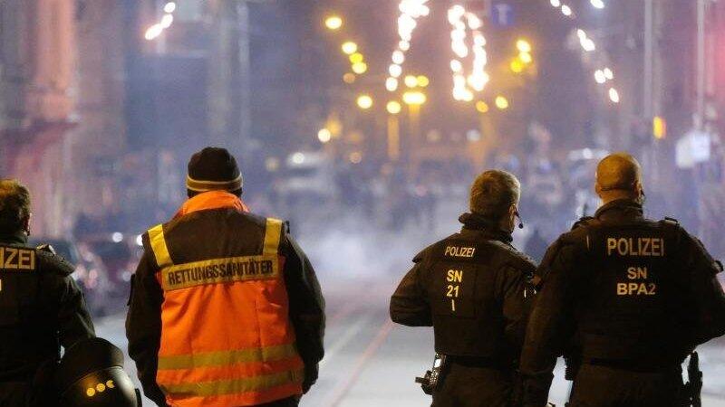 Die Polizei möchte ein Böllerverbot an Silvester. (Symbolbild) Die Polizei möchte ein Böllerverbot an Silvester. (Symbolbild)