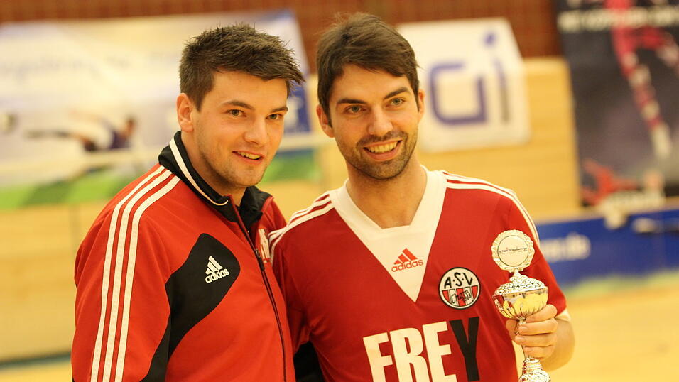 Daniel Christoph (r.) wechselt vom ASV zum Landkreisrivalen nach Bad Kötzting. Daniel Christoph (r.) wechselt vom ASV zum Landkreisrivalen nach Bad Kötzting.