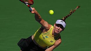 Jelena Rybakina wird die neue Nummer eins der Tennis-Welt. Jelena Rybakina wird die neue Nummer eins der Tennis-Welt.