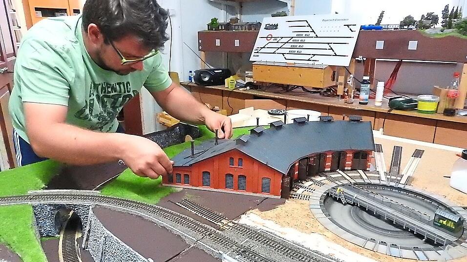 Robert Spanner hat schon als Dreij&auml;hriger eine Modelleisenbahn gehabt.
