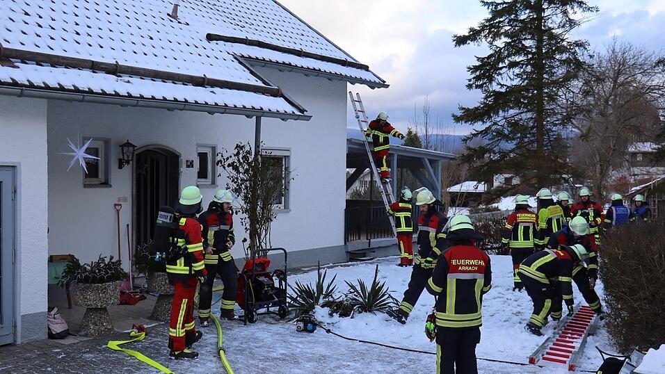 In Hohenwarth waren die Einsatzkr&auml;fte bei einem Zimmerbrand gefordert.