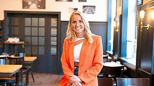 Die Regensburgerin Vanessa Zimmerer macht sich im TV auf die Suche nach einem passenden Partner. Der sollte „reiselustig, treu und bodenständig“ sein, aber „bloß kein Stubenhocker“.
