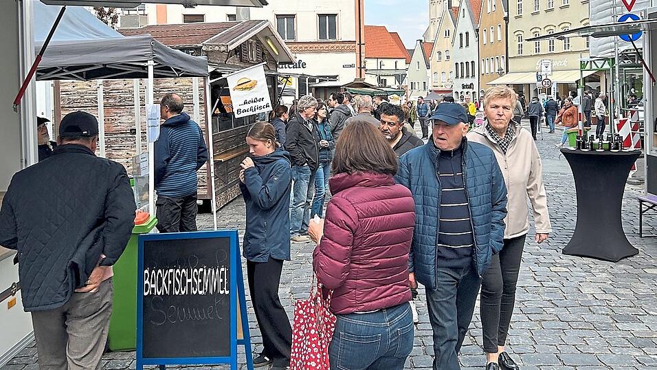 Reges Treiben herrschte am Sonntagnachmittag beim erstmals durchgef&uuml;hrten Fr&uuml;hlingsmarkt mit verkaufsoffenem Sonntag.