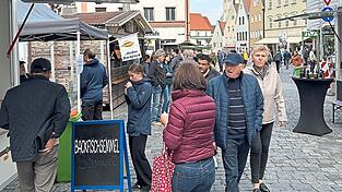 Reges Treiben herrschte am Sonntagnachmittag beim erstmals durchgef&uuml;hrten Fr&uuml;hlingsmarkt mit verkaufsoffenem Sonntag.