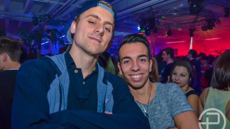 Gleich bei der Eröffnung platzte die neue Diskothek Peggy P. aus allen Nähten. Gleich bei der Eröffnung platzte die neue Diskothek Peggy P. aus allen Nähten.