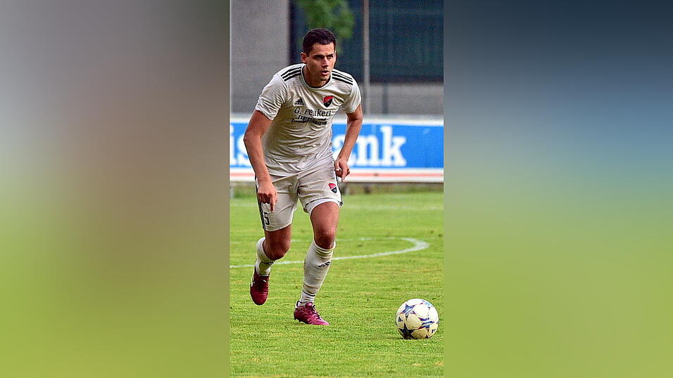 Seebachs Innenverteidiger Kilian Schwarzmüller war der Matchwinner für sein Team mit zwei Treffern nach Standards zum 2:1-Auswärtssieg beim FC Teisbach.