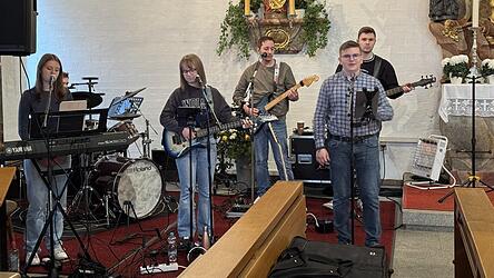 Die Band aus Steinsberg begeisterte die Gläubigen der Pfarrei Miltach.
