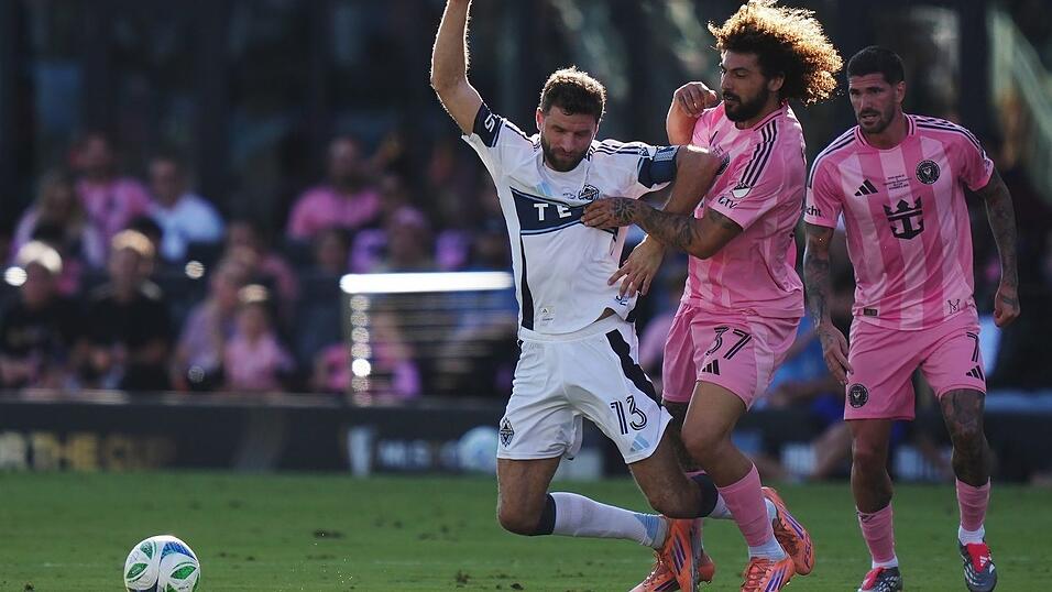 Müller (links) lieferte sich intensive Zweikämpfe Müller (links) lieferte sich intensive Zweikämpfe