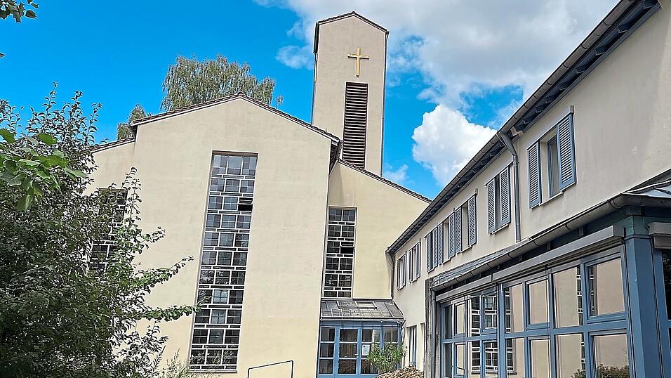 St. Matthäus im Südosten der Stadt. Eine Photovoltaikanlage und eine Wärmepumpe sorgen künftig für weniger Emissionen. St. Matthäus im Südosten der Stadt. Eine Photovoltaikanlage und eine Wärmepumpe sorgen künftig für weniger Emissionen.