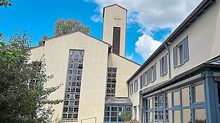 St. Matthäus im Südosten der Stadt. Eine Photovoltaikanlage und eine Wärmepumpe sorgen künftig für weniger Emissionen.