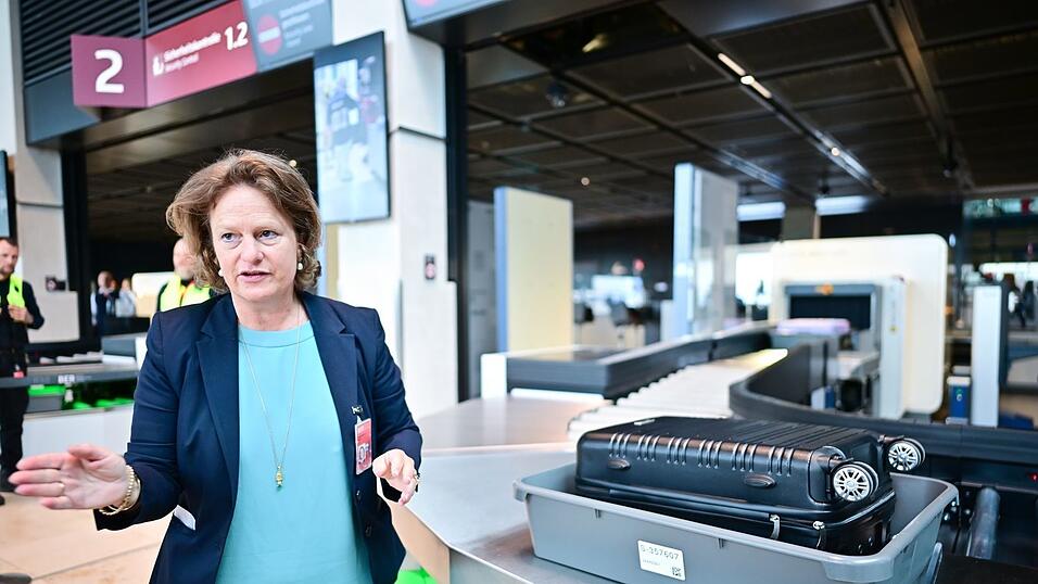 Flughafenchefin Aletta von Massenbach versucht den BER als Innovationsstandort für neue Technologien zu etablieren. (Archivbild) Flughafenchefin Aletta von Massenbach versucht den BER als Innovationsstandort für neue Technologien zu etablieren. (Archivbild)