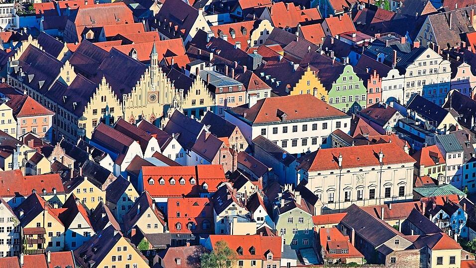 Pläne des Justizministeriums, Landshut aus der Mieterschutzverordnung zu streichen, sorgten in der Stadt für erhebliche Unruhe. Pläne des Justizministeriums, Landshut aus der Mieterschutzverordnung zu streichen, sorgten in der Stadt für erhebliche Unruhe.