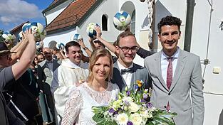 Auch der FC Dornach gratulierte mit einem Blumengeschenk,