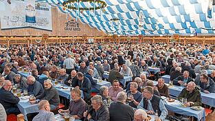Die traditionelle Jahresfeier der BMW Rentner im Kirta-Festzelt war gut besucht.