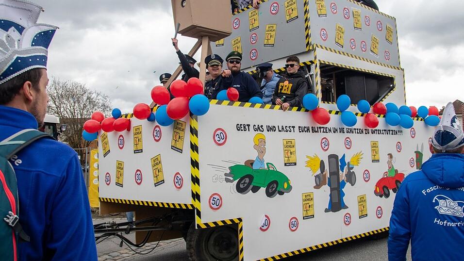 Ausgelassene Stimmung herrschte beim Faschingsumzug in Hofkirchen.