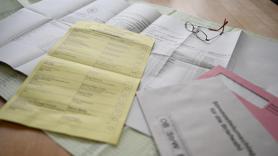 So sahen die Briefwahlunterlagen etwa bei der Kommunalwahl 2020 in M&uuml;nchen aus.