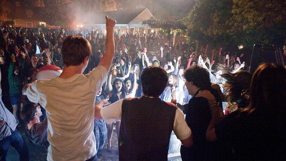 Die Party ger&auml;t v&ouml;llig au&szlig;er Kontrolle. (Foto: Warner Bros.)