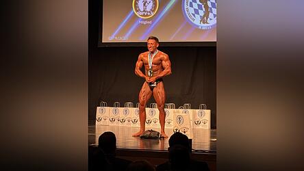 Der 35-J&auml;hrige Semih &Ouml;zer aus Mainburg betreibt Kraftsport seit er 17 Jahre alt ist.