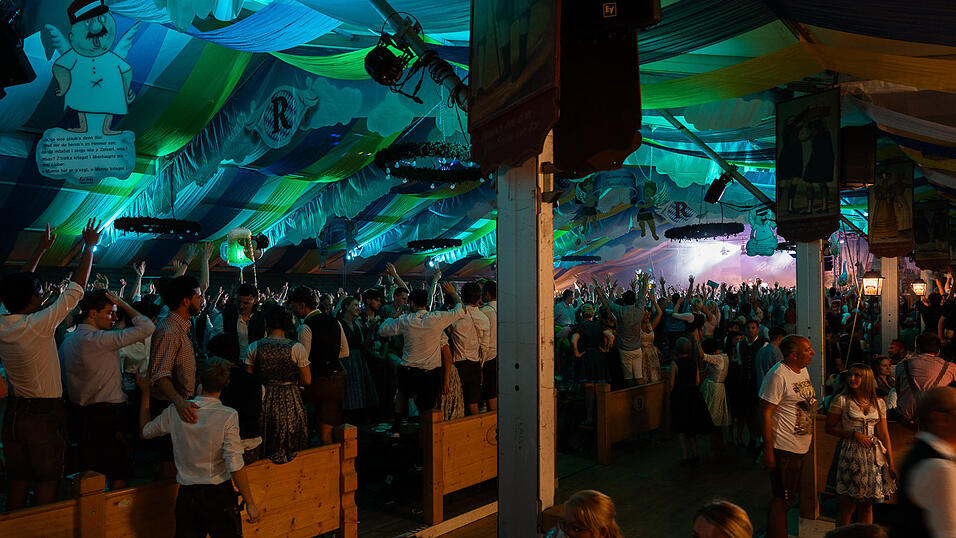 Die Partybilder vom Samstag, 12. August 2023, aus dem Festzelt Reisinger. Die Partybilder vom Samstag, 12. August 2023, aus dem Festzelt Reisinger.