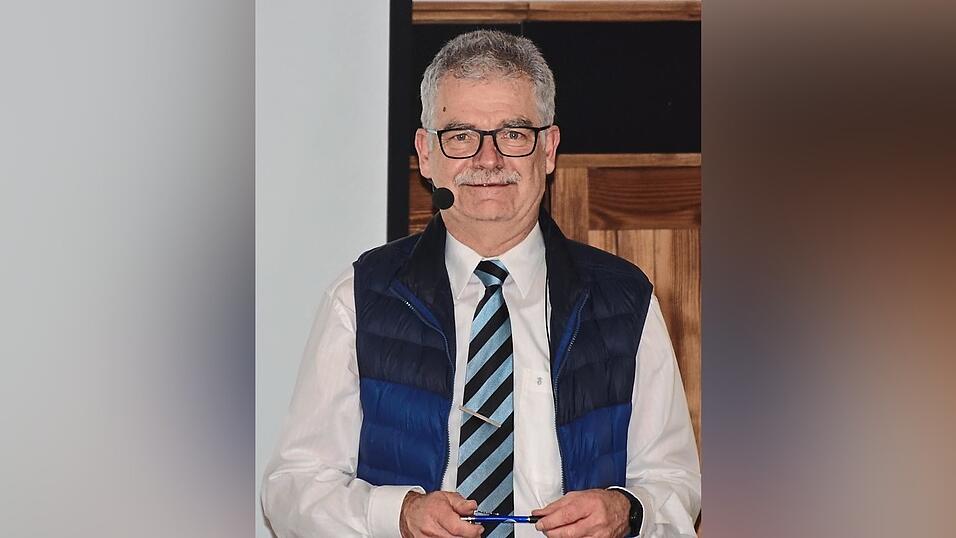 Versammlungsleiter und -moderator Jens Reimer.