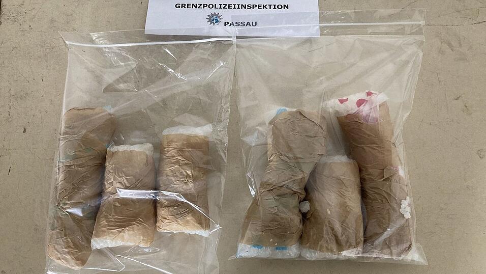 Schleierfahnder haben bei Passau verbotene Substanzen sichergestellt. Schleierfahnder haben bei Passau verbotene Substanzen sichergestellt.