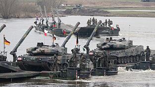 Bundeskanzler Friedrich Merz schließt eine Entsendung von Bundeswehrsoldaten als Friedenstruppen in die Ukraine bisher aus.
